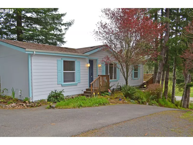 678 N 8TH, Lakeside, OR 97449