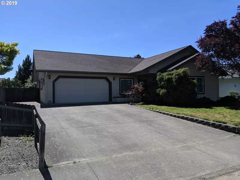 735 N 9TH ST, Harrisburg, OR 97446