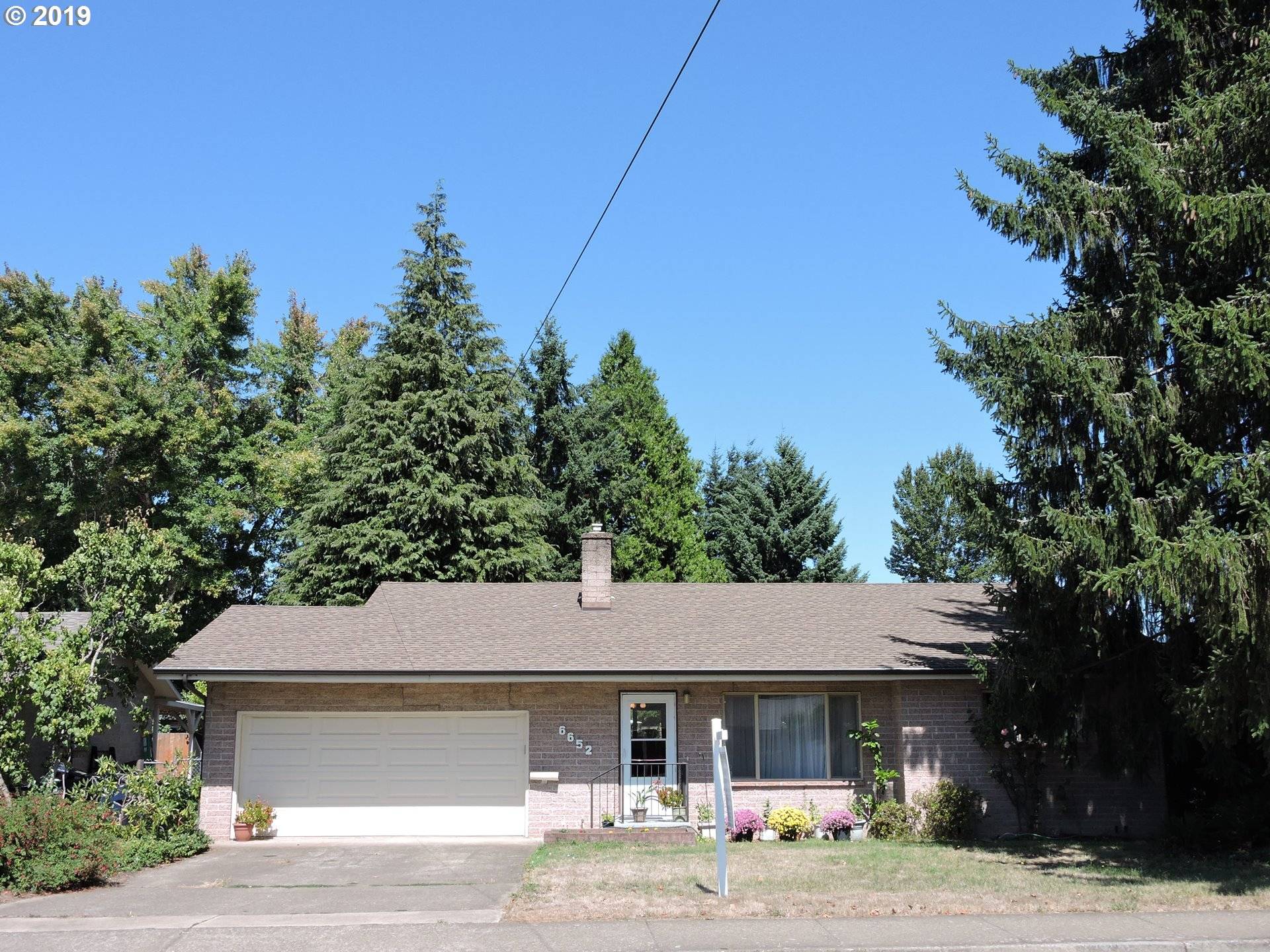 6652 THURSTON RD, Springfield, OR 97478