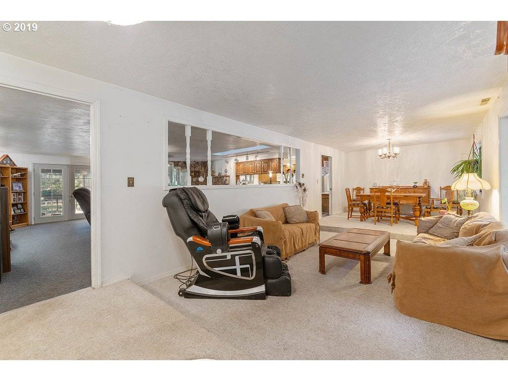 Dallas, OR 97338,2160 PIONEER RD