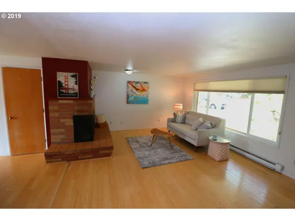 3490 POTTER ST, Eugene, OR 97405