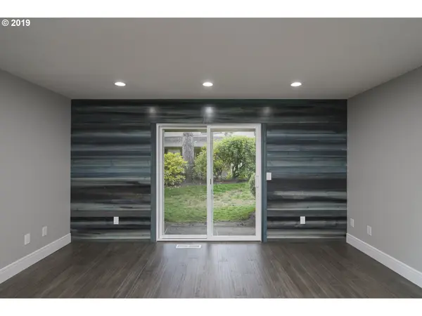 Portland, OR 97217,11942 N JANTZEN BEACH AVE