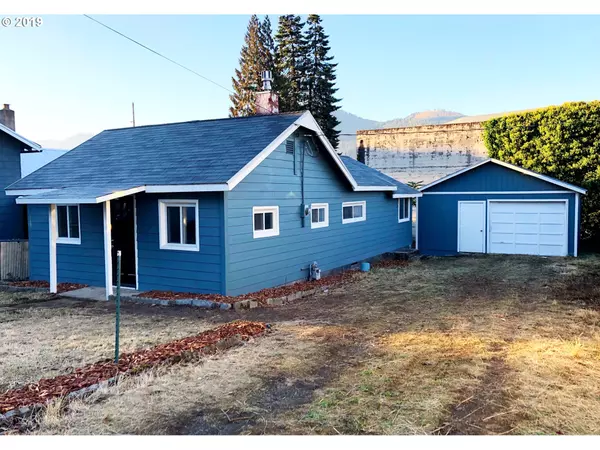 107 E FRANKLIN ST, Bingen, WA 98605