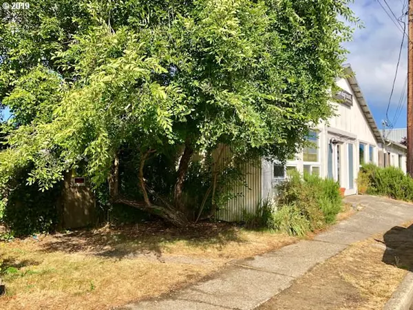 294 LAUREL ST, Florence, OR 97439