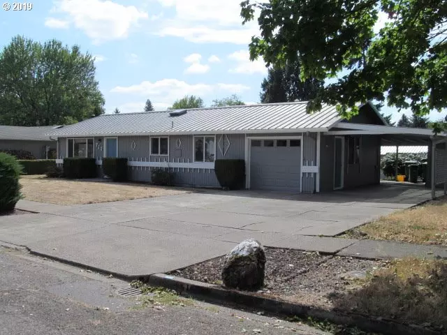 712 ALDERCREST DR, Newberg, OR 97132