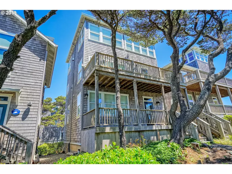 424 Bella Beach CIR, Depoe Bay, OR 97341