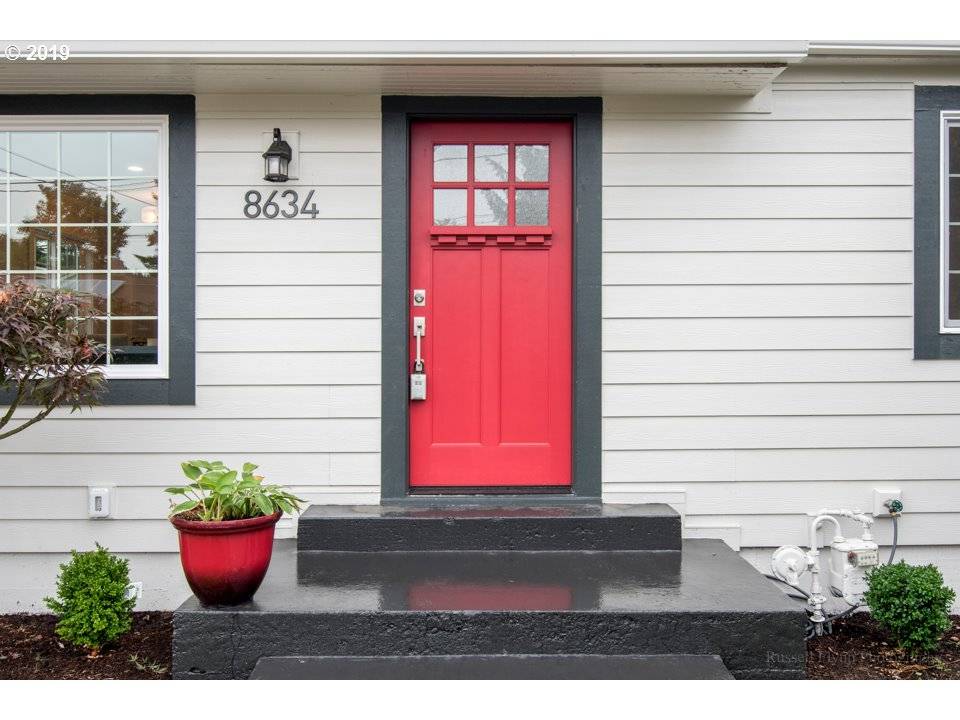 Portland, OR 97220,8634 NE DYER ST