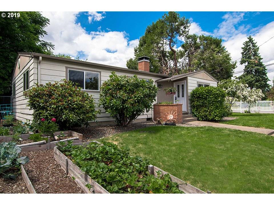 202 W SUSAN ST, Roseburg, OR 97471
