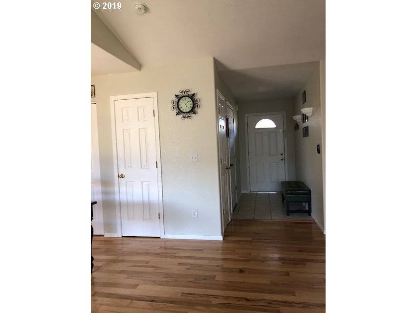 Sutherlin, OR 97479,1202 E SECOND AVE