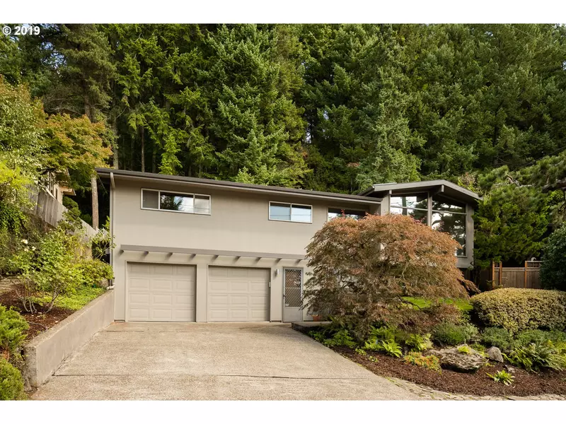 5040 SW 18TH PL, Portland, OR 97239