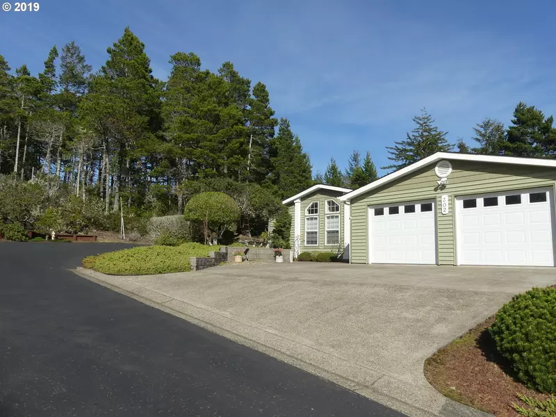 302 MANZANITA DR, Florence, OR 97439