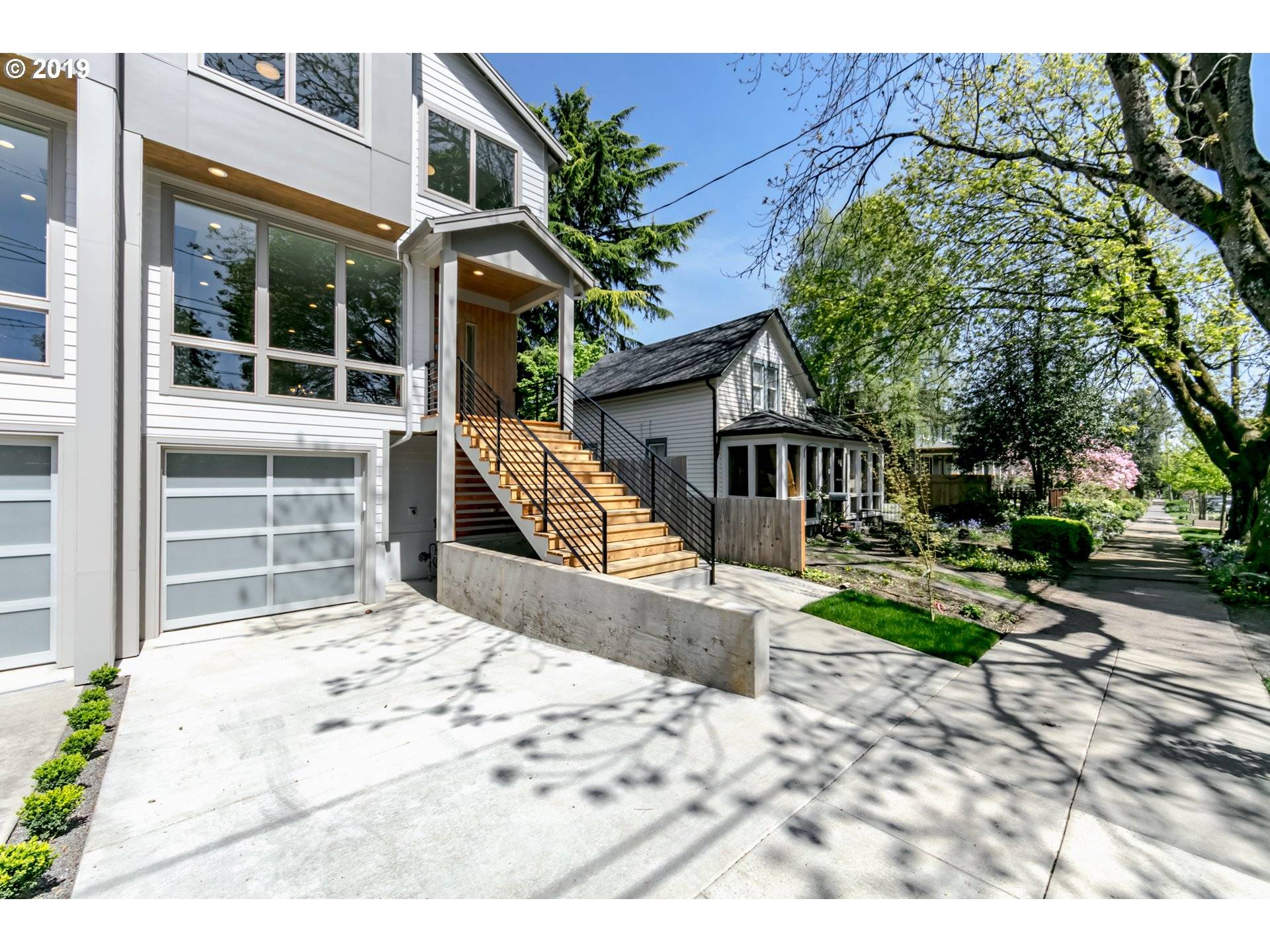 Portland, OR 97202,1327 SE Lambert ST