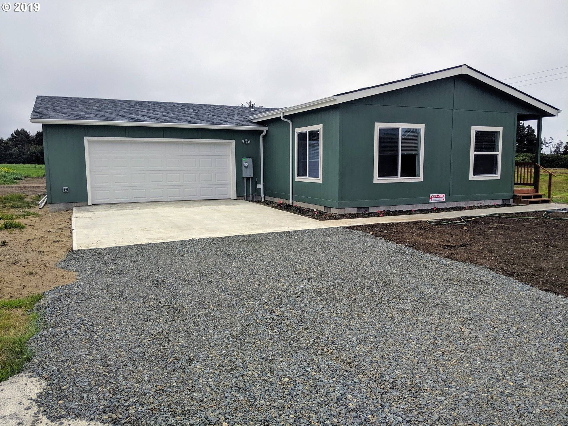 Bandon, OR 97411,87860 AUCTION BARN LN