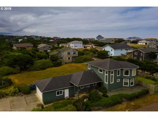 Bandon, OR 97411,854 NEWPORT AVE SW