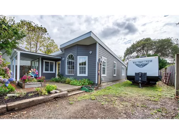 Bandon, OR 97411,135 4TH ST