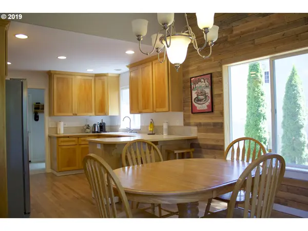 Eugene, OR 97405,4930 HUNTERS GLEN DR