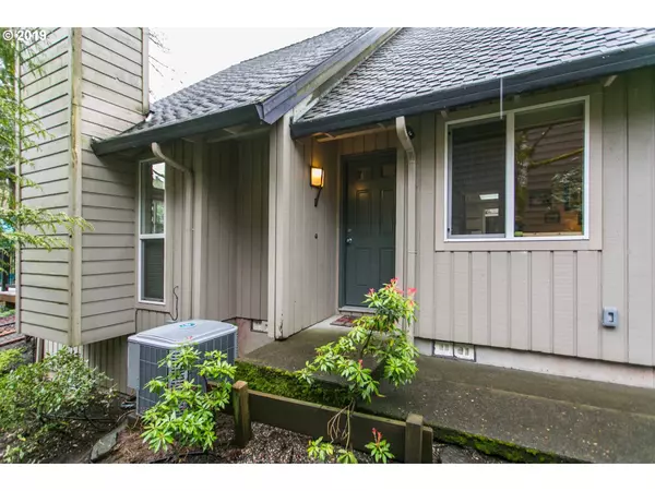 Lake Oswego, OR 97035,23 MOUNTAIN CIR