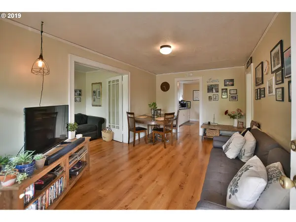 Eugene, OR 97402,1745 W 13TH AVE