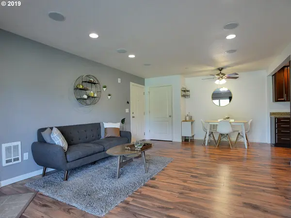 11046 SW GREENBURG RD #128, Portland, OR 97223