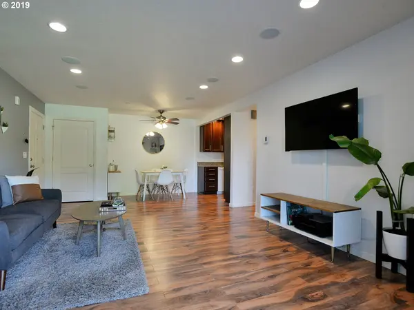 11046 SW GREENBURG RD #128, Portland, OR 97223