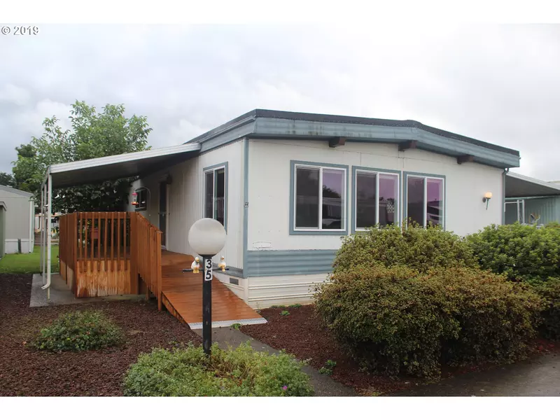 2902 E 2ND ST, Newberg, OR 97132