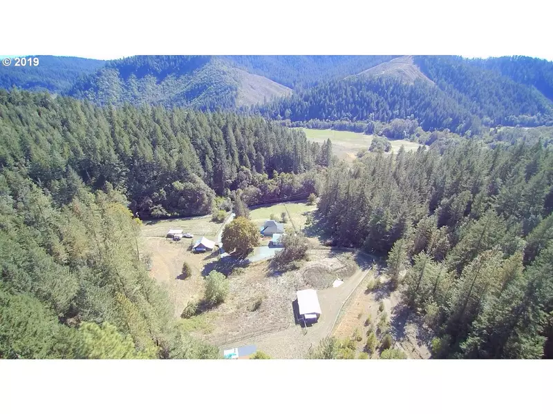 4064 SOUTH MYRTLE RD, Myrtle Creek, OR 97457