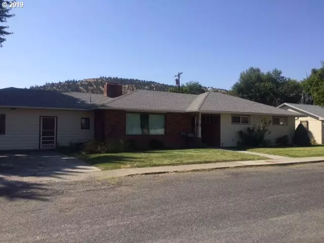 306 NW 5TH AVE, John Day, OR 97845