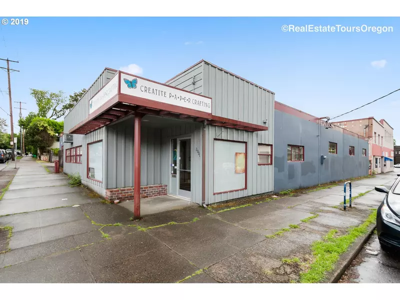 2000 SE MADISON ST, Portland, OR 97214