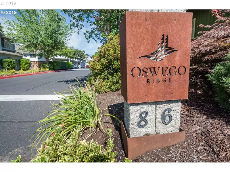 86 KINGSGATE RD #i-201, Lake Oswego, OR 97035