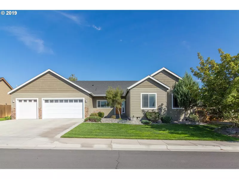 2119 NW DAWN DR, Hermiston, OR 97838