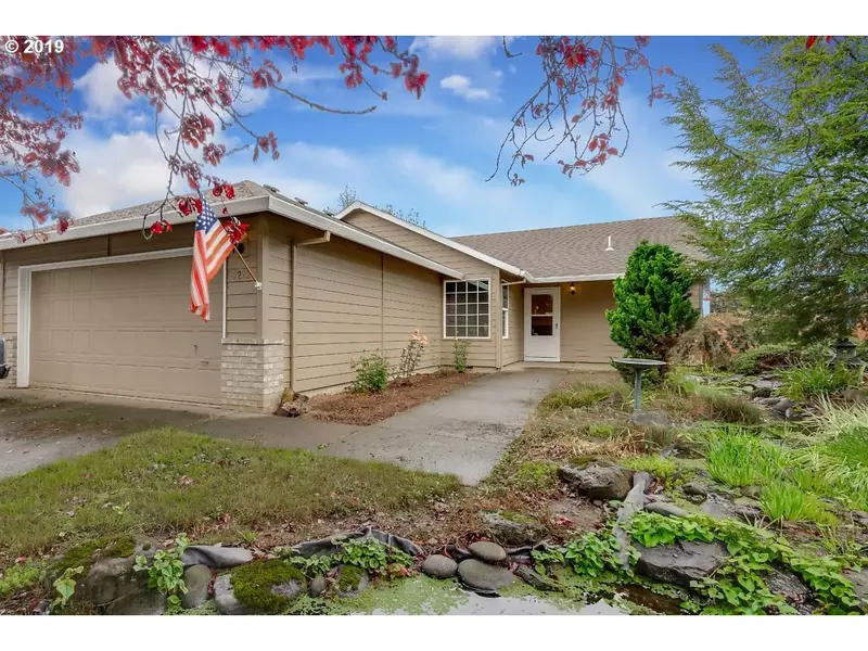 1213 MEADOWLAWN PL, Molalla, OR 97038