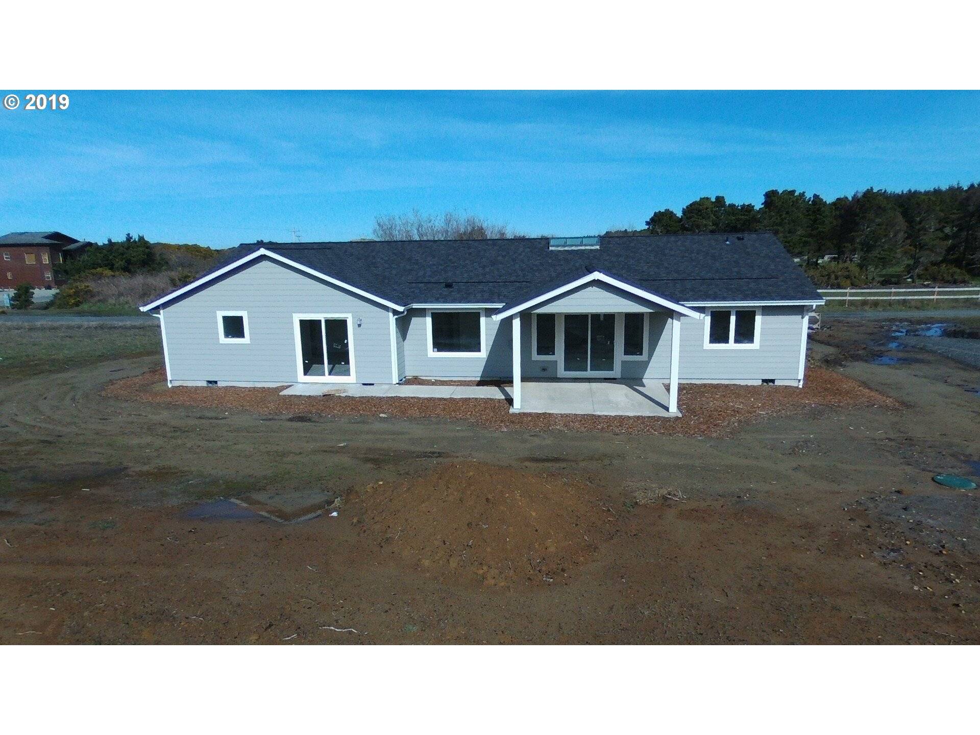 87186 BEACH LN, Bandon, OR 97411
