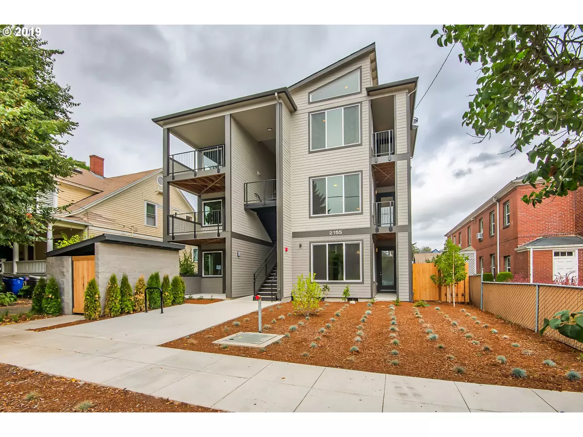 Portland, OR 97232,2155 NE DAVIS ST #302