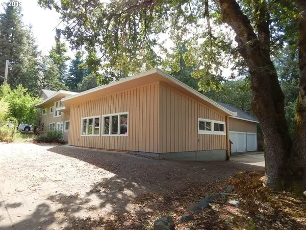 4360 FOX HOLLOW RD, Eugene, OR 97405