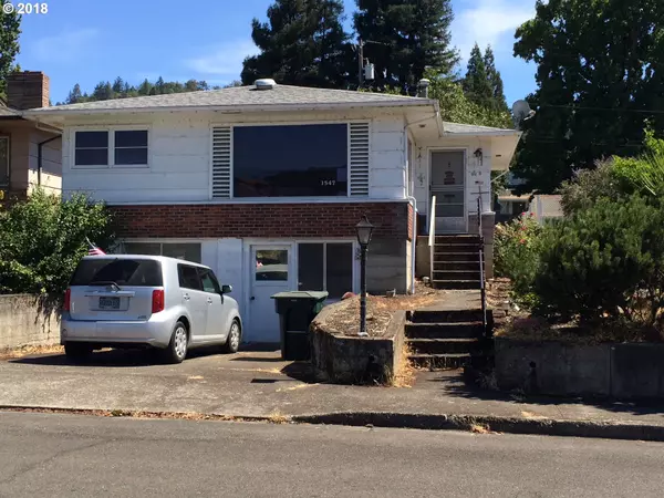 1547 SE JACKSON ST, Roseburg, OR 97470