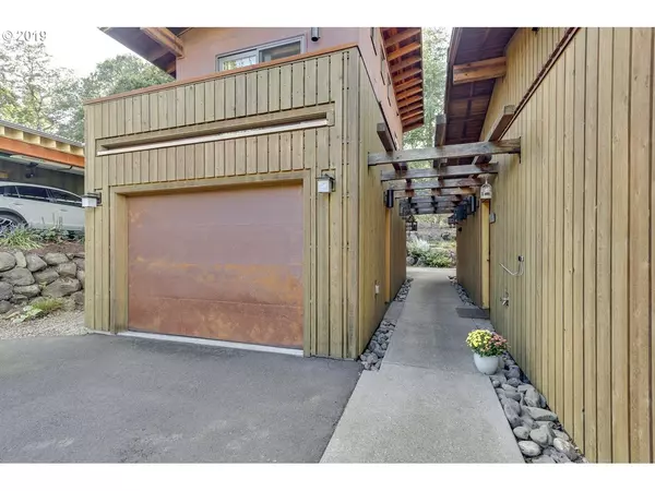 Hood River, OR 97031,914 NINA LN