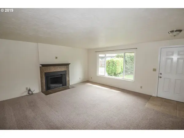 Eugene, OR 97402,2124 W IRWIN WAY