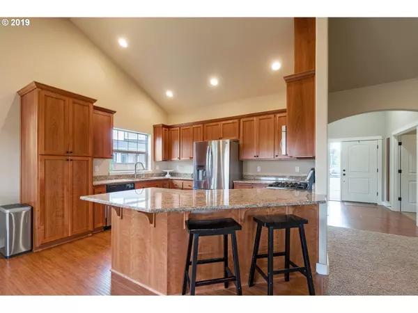 Junction City, OR 97448,489 SW QUINCE CT