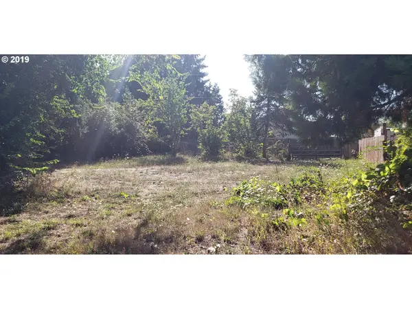 1331 S 6TH ST, Cottage Grove, OR 97424