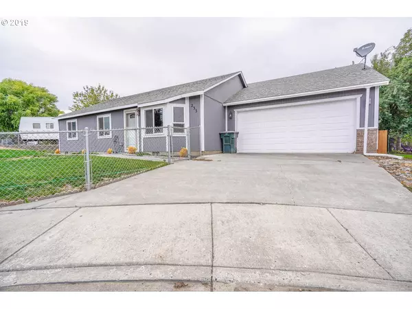 233 CHUKAR CIR, Umatilla, OR 97882