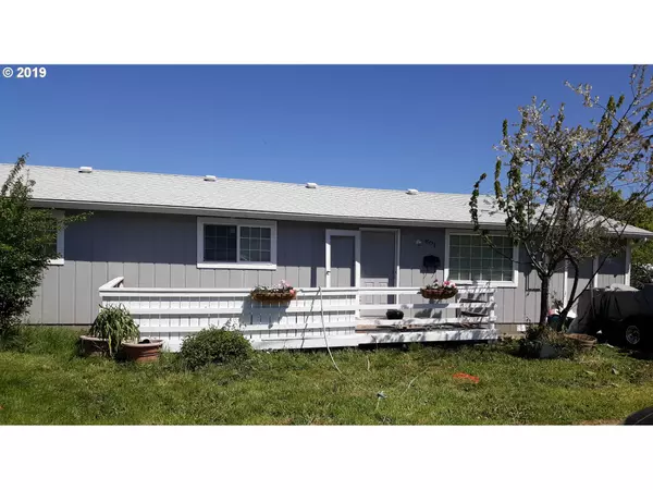 801 MYRTLE AVE, Reedsport, OR 97467