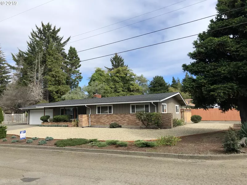 3777 CHESTER, North Bend, OR 97459