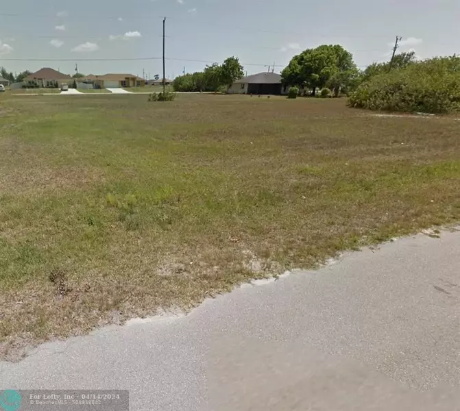 106 NE 12th Ter, Cape Coral, FL 33909