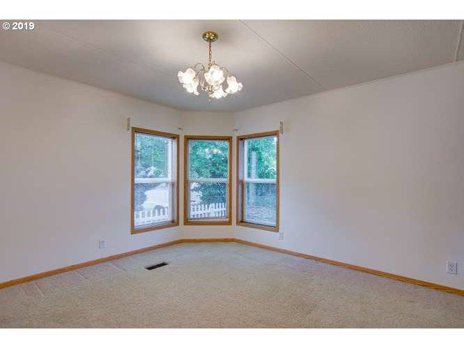Mc Minnville, OR 97128,982 NW DONAHOO ST
