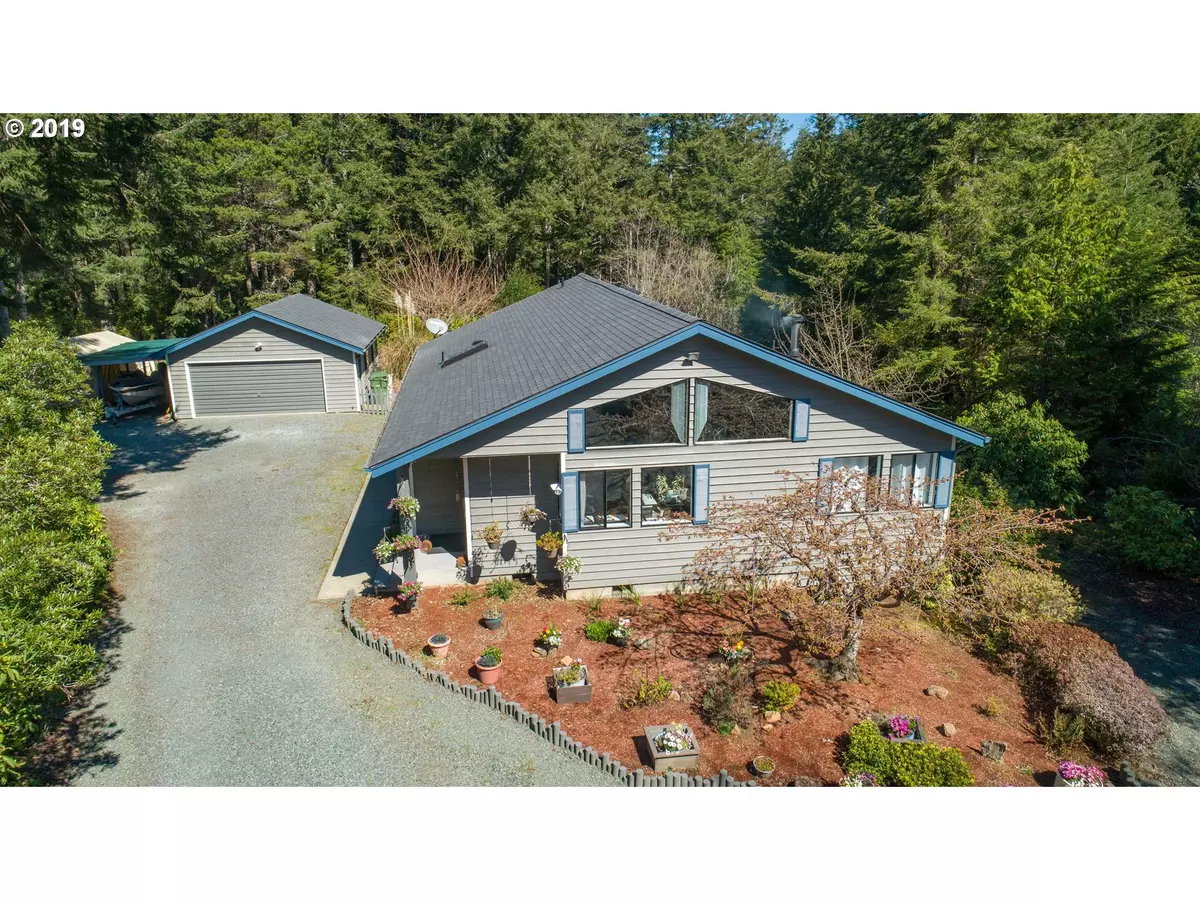 Bandon, OR 97411,88445 TROUT POND LN