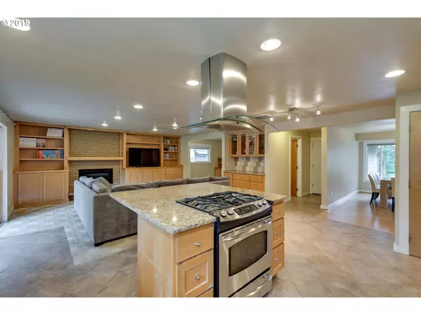 Lake Oswego, OR 97035,18212 INDIAN CREEK DR