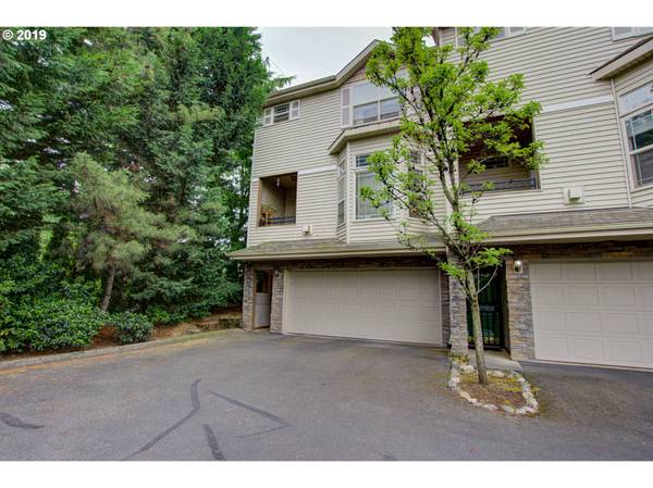 12138 NE FREMONT ST #17, Portland, OR 97220