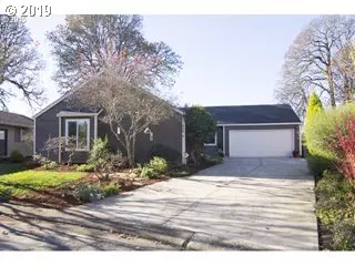 909 NW OAKWOOD CIR, Mc Minnville, OR 97128