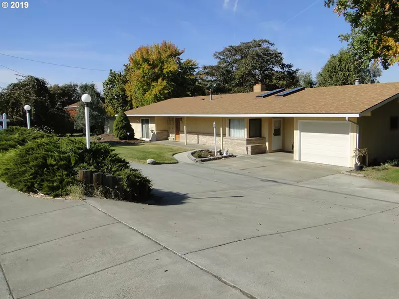 975 E HIGHLAND AVE, Hermiston, OR 97838