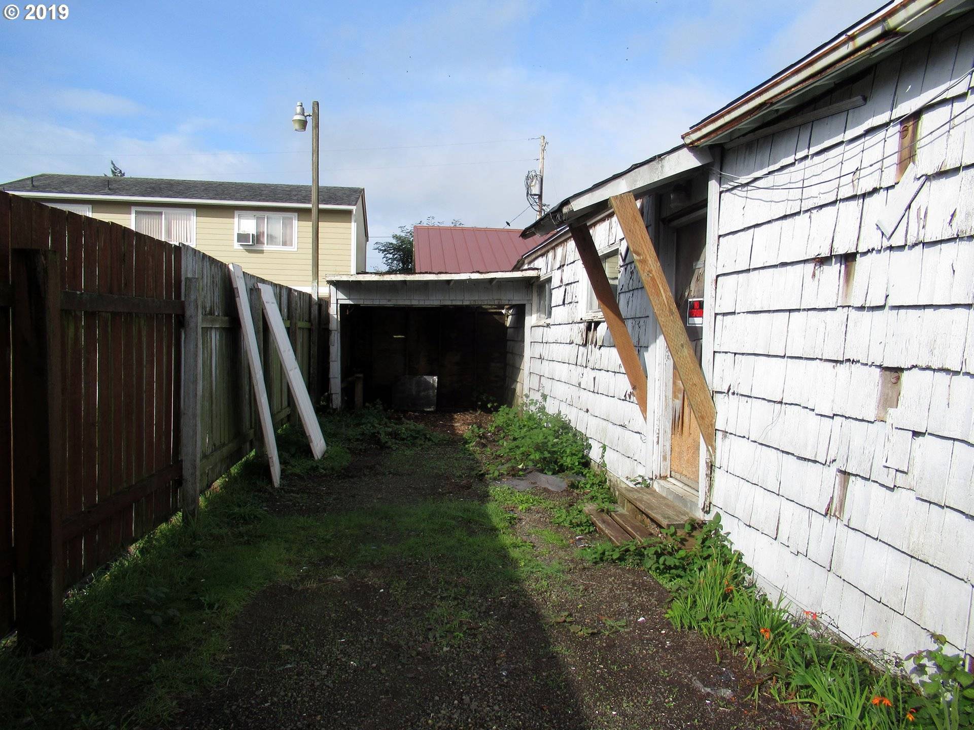 Florence, OR 97439,953 OAK ST